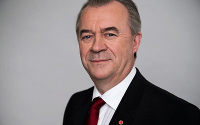 Sven-Erik Bucht prisar samordnad varudistribution