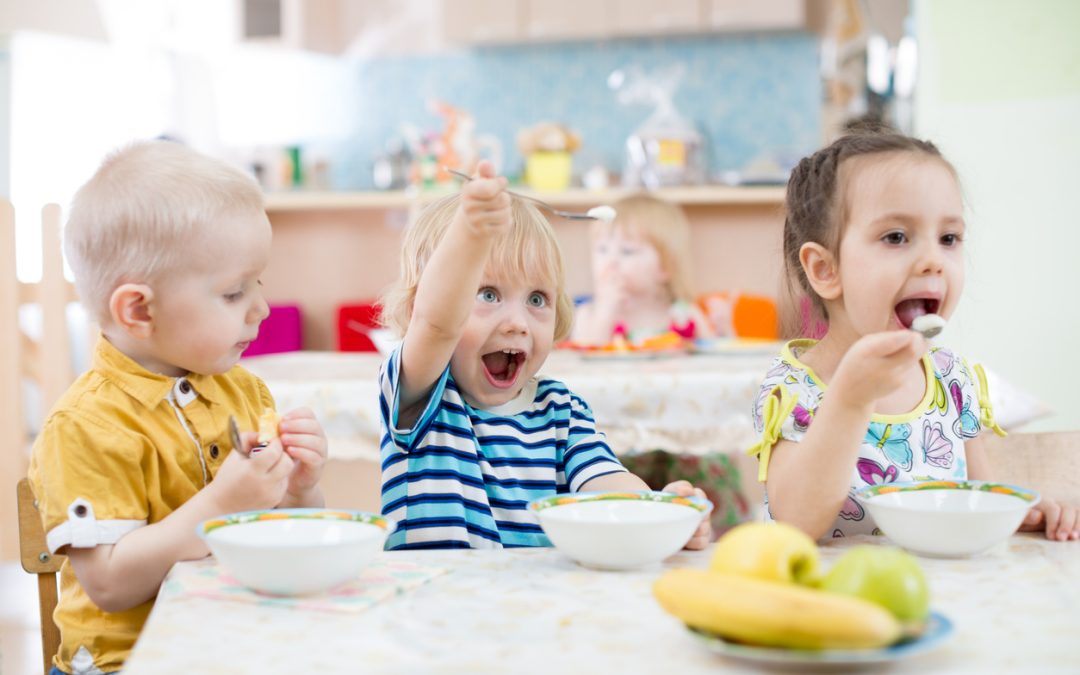 Flera partier vill ha gratis skolfrukost