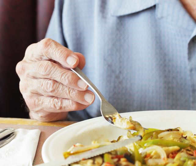 Var tredje seniormåltid slängs